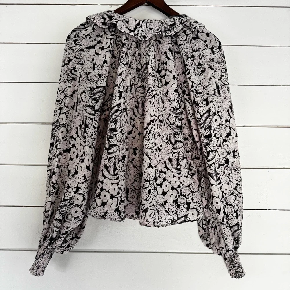 By Anthropologie cotton button-front peasant blouse in muted floral. Size: XS - Picture 11 of 14